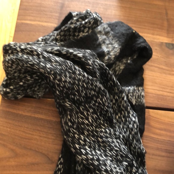 Scarf - Picture 2 of 4